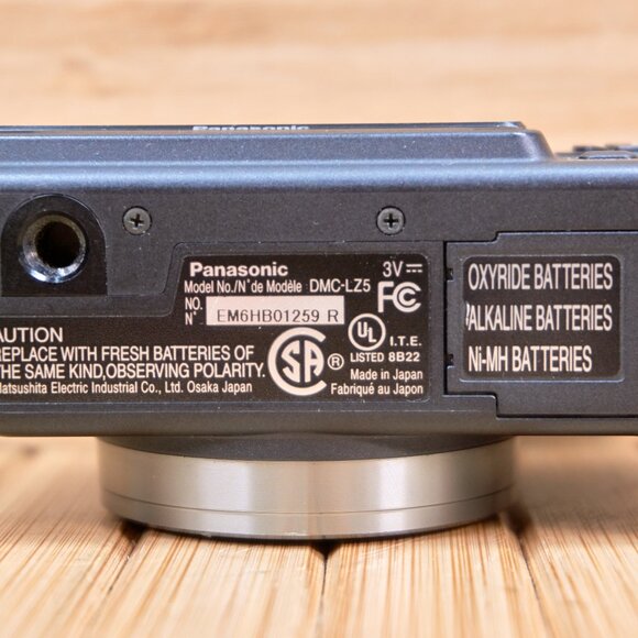 Panasonic LUMIX DMC-LZ5 6MP Digital Camera, 6x Optical Zoom, Made in Japan - Picture 9 of 9